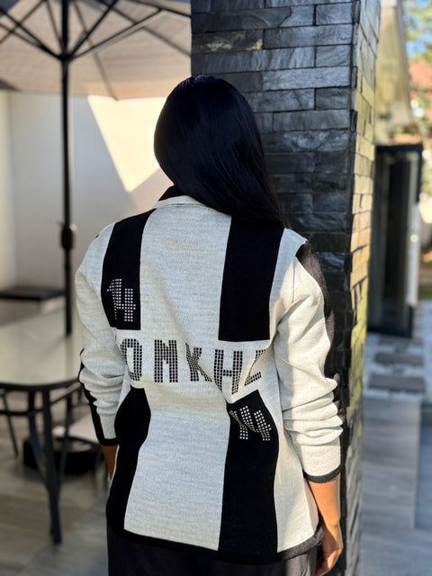 Konkhe 14 Unisex Long-sleeves V-neck