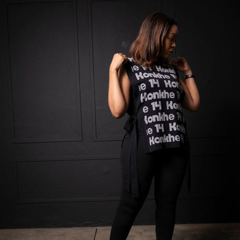 Konkhe 14 Bib vest knitted Black & White