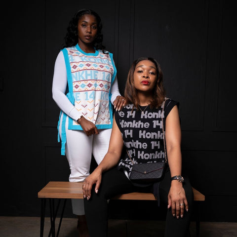 Konkhe 14 Bib vest knitted Black & White